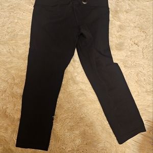 Lululemon size 6 crop